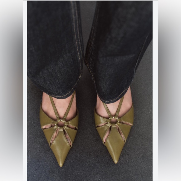 Zara Shoes - ZARA SLINGBACK KITTEN HEELS